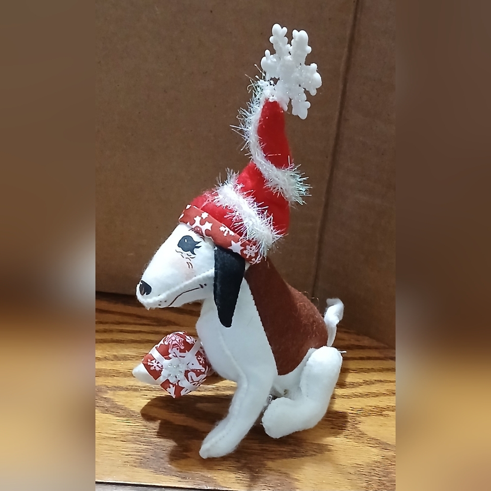Annalee Snowflake Gift Giving Hound - Picture 2 of 2